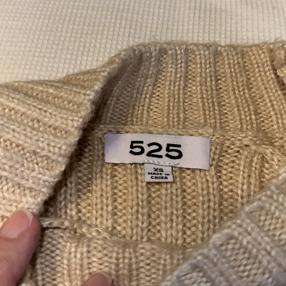 525 Cable Knit Cut Out One Shoulder Puff Sleeve Pullover Size XS Cream - Picture 4 of 12